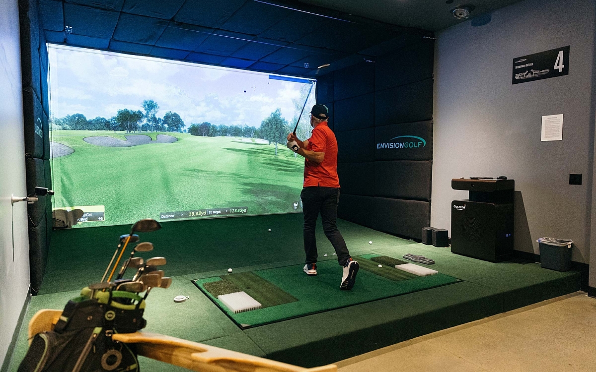 Game simulator golfing 5