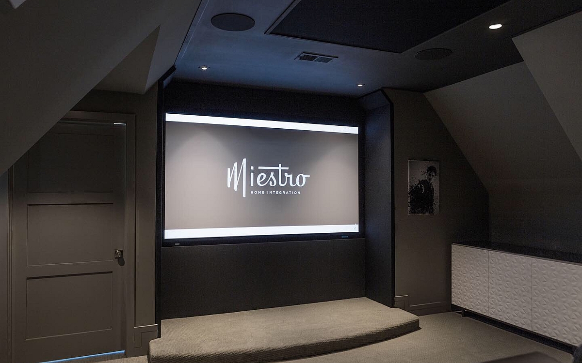 Home theater projector screen